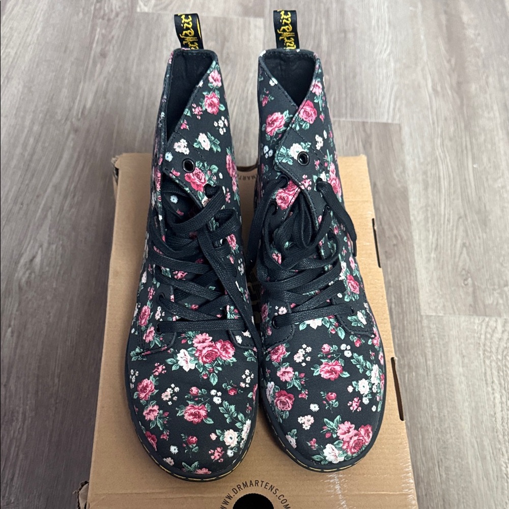 Dr. Martens Hackney